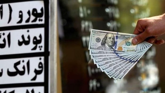 افزایش چشمگیر قیمت خرید دلار و یورو در صرافی بانک ملی ایران