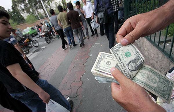 حرکت  نقدینگی از بورس به  بازار ارز