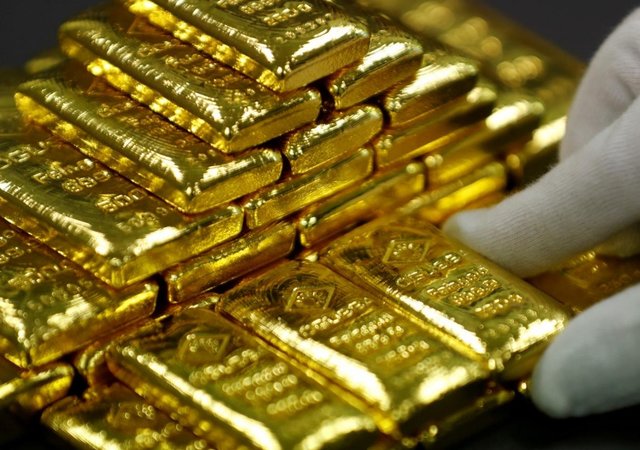 قیمت طلا با افت ارزش دلار، رشد کرد/ هر اونس ۱۸۵۰ دلار
