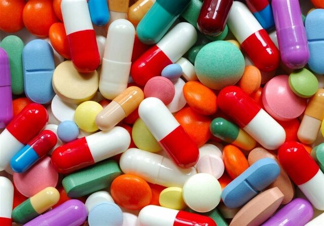 تعیین تکلیف داروهای بدون مجوز دپو شده با مذاکره وزرا