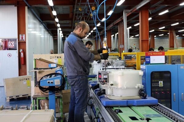 سرعت تولید صنعتی در ایران کاهش یافت/ تورم ایران ۵.۹ برابر عراق