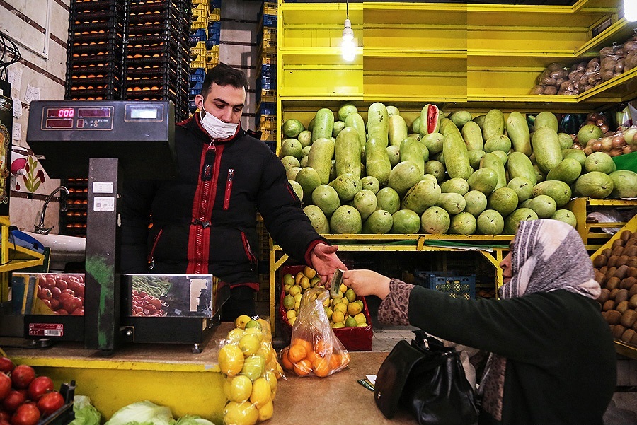 شکاف قیمت میوه در میادین و سطح شهر به ۷۰ تا ۱۰۰‌درصد رسید/کام تلخ مردم از گرانی میوه