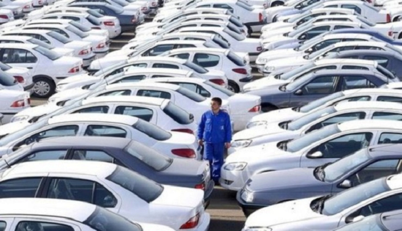 علی‌رغم وعده و وعیدهای مسوولان/تولید خودرو در ۱۰ ماهه امسال به ۸۰۰ هزار دستگاه هم نرسید
