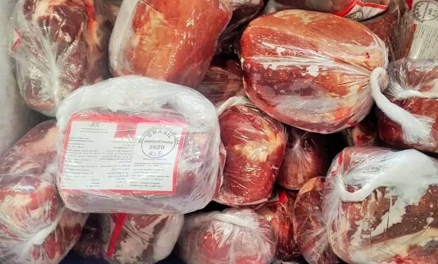 توزیع گوشت گرم گوسفندی و گوساله با نرخ مصوب در بازار