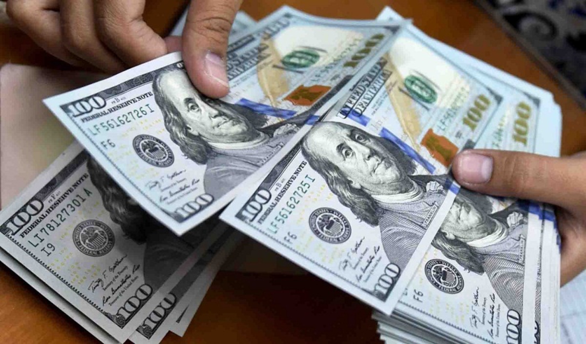 یک مقام بانک مرکزی: اعلام سیاست‌های جدید ارزی در روزهای آینده/ نیازهای ارزی کشور با دلار ۲۸۵۰۰ تومانی تأمین می‌شود