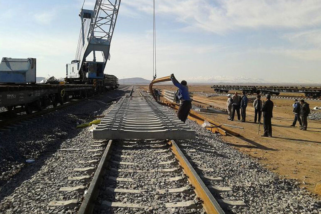 عایدی ۲۰ میلیارد دلاری ایران از ترانزیت با اجرایی شدن راه آهن رشت- آستارا