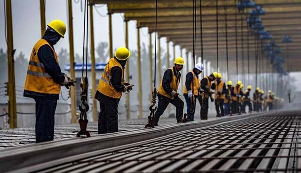 ۱۳۰ هزار واحد مسکونی برای کارگران و صنعتگران ساخته می شود/ توسعه مسکن سازی برای کارگران