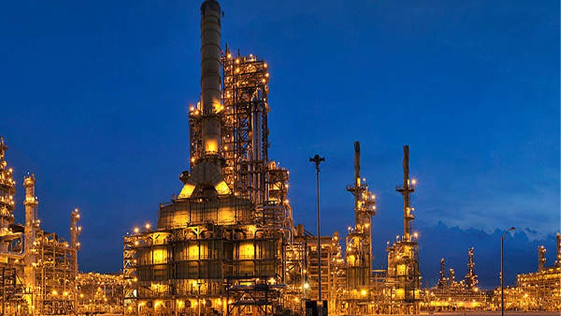 صادرات صنعت پتروشیمی به ۱۳ میلیارد دلار می رسد/توسعه سبد مشتریان خارجی در صنایع پتروشیمی