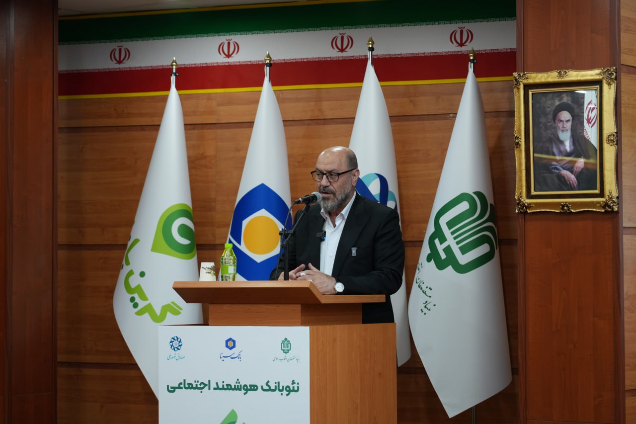 دکتر حسین دهقان:  سه‌گانه‌ی تحول –«گرین‌بانک»، «کسبینو» و «مدیالَب»- نقشه‌ جدید اقتصاد مردمی ایران است