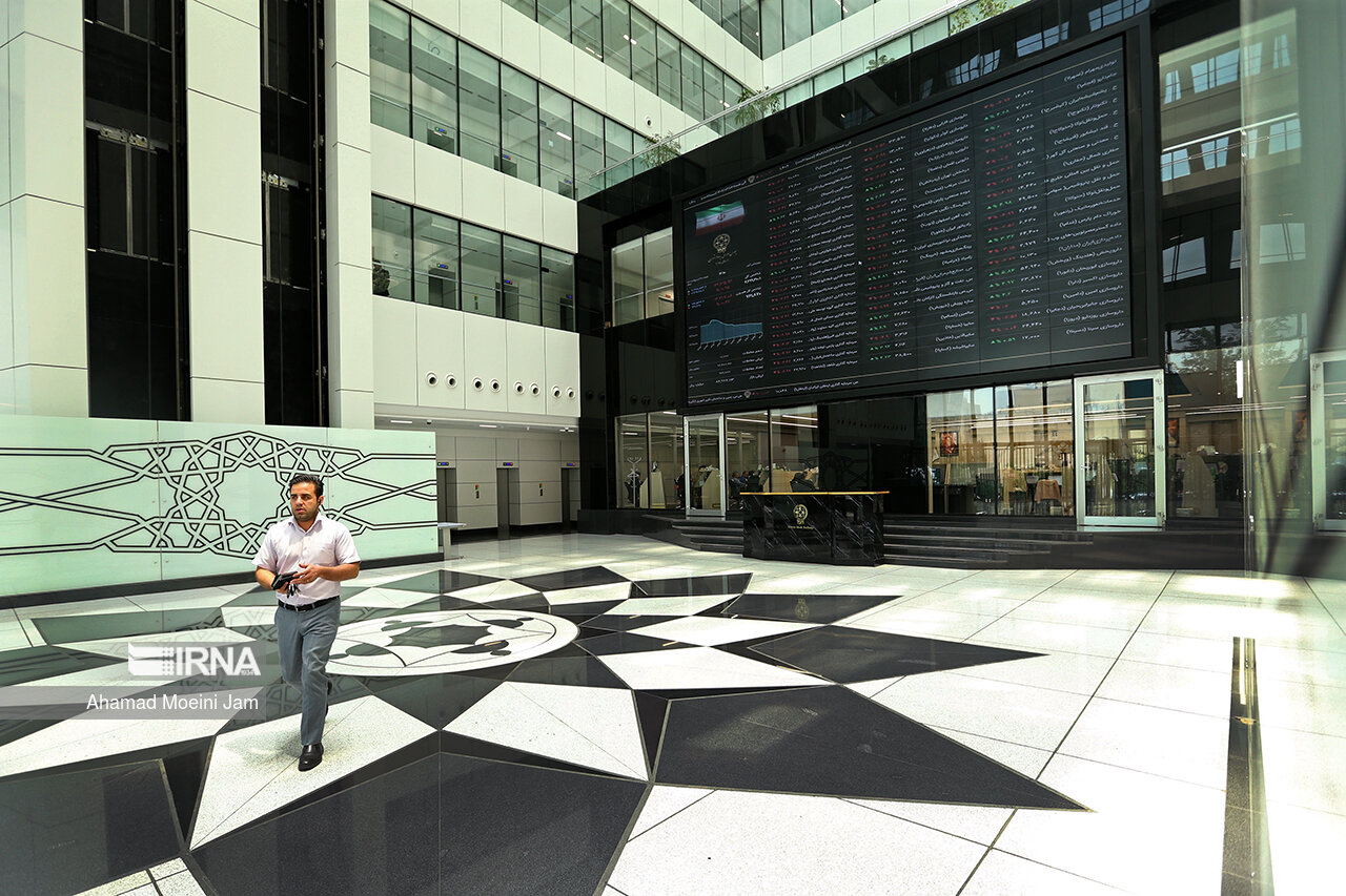 بورس بوی احتیاط می‌دهد/امید به بازگشت تقاضا به بازار سهام