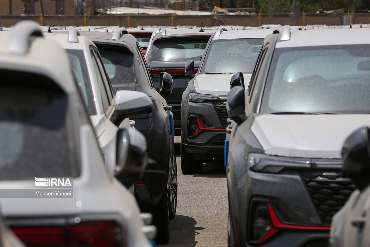 بازار خودرو زیر فشار افزایش قیمت‌های پیاپی/پرواز قیمت ها؛ مردم در تله خودروسازان و دلالان