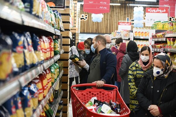 قفسه‌ فروشگاه‌ها پر/ شهروندان: یک میلیون تومان برای خرید کافی نیست!