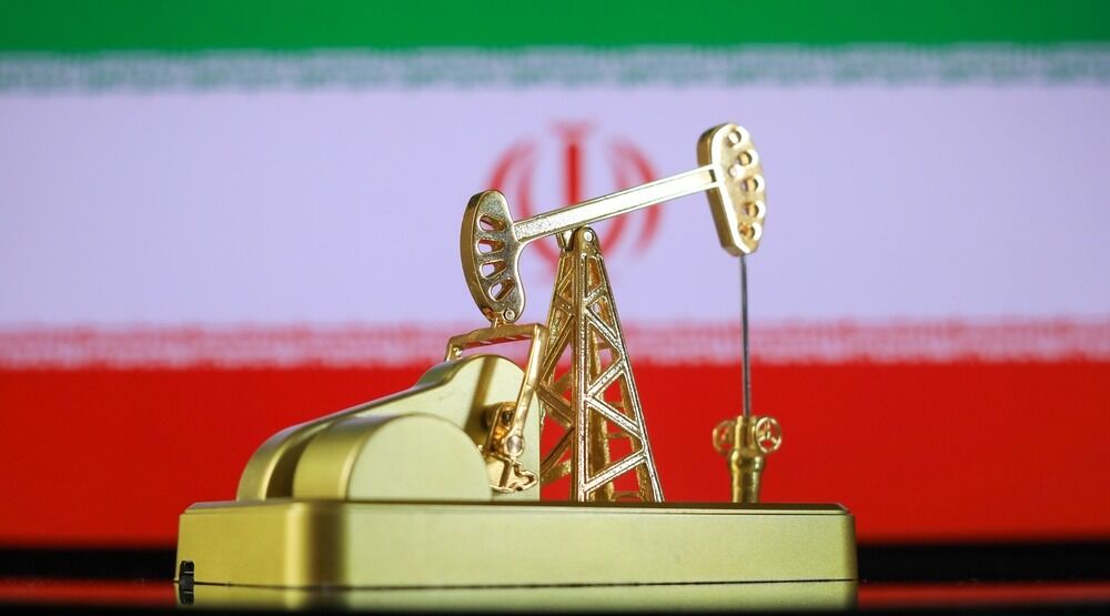 شوک جنگ علیه ایران به بازارهای جهانی/جهش نفت، تقویت دلار و سقوط طلا