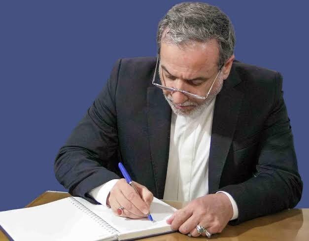 عراقچی: توقف کشتی‌ها به‌خاطر ترس شرکت‌های بیمه از «جنگ انتخابی» است