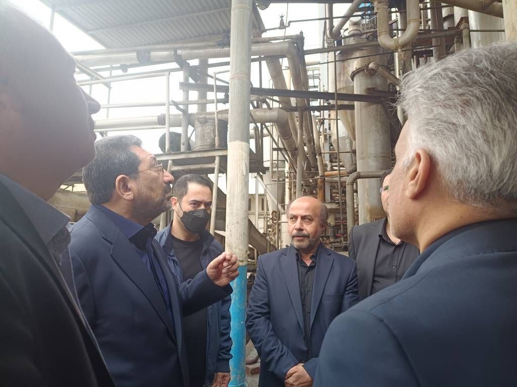 تاکید وزیر صمت بر تداوم تولید در شرایط جنگی/اتابک: دولت از بازسازی واحدهای تولیدی حمایت می کند