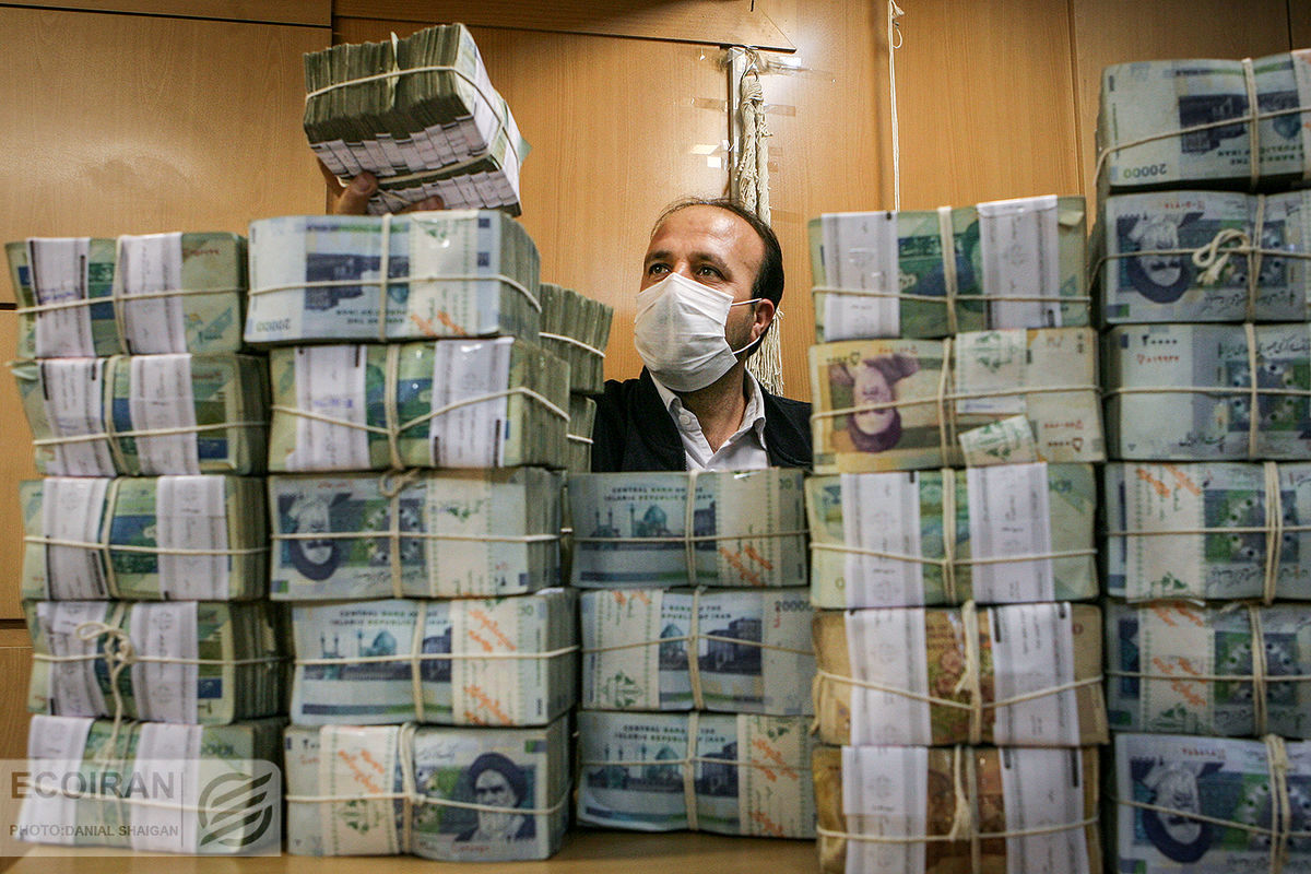 حفظ ثبات در بازار بین‌بانکی ضرورت دارد/شیب تند کاهش نقدینگی