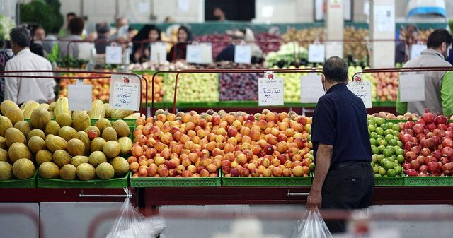 گزارش میدانی از بازار میوه و تره‌بار/ خریداران نگران قیمت، فروشندگان نگران رکود!