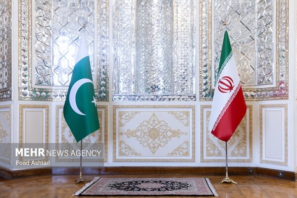 تجارت ایران و پاکستان؛ ۱۰ میلیارد دلار در محاصره موانع تجاری