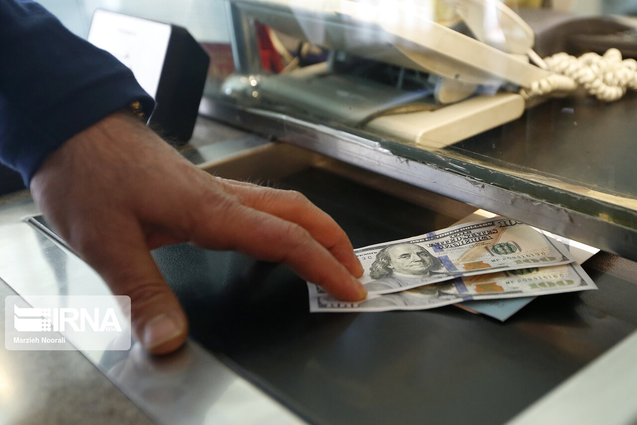 تسهیل بازگشت ارز صادراتی با سیاست ارزی جدید/تأمین ارز واردات ادامه دارد