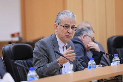 آقابزرگی در در گفت و گو با “کسب و کار نیوز”: سیاست های دستوری دولت ها مهمترین عامل بازدارنده مشارکت مردم در اقتصاد